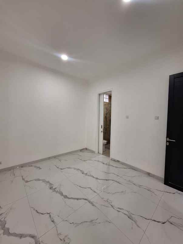 dijual rumah cempaka putih tengah