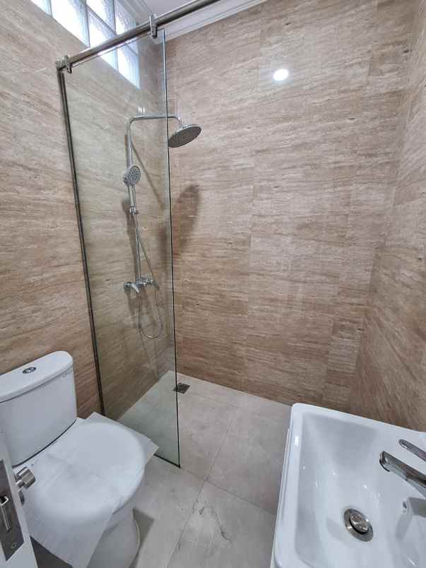 dijual rumah cempaka putih tengah