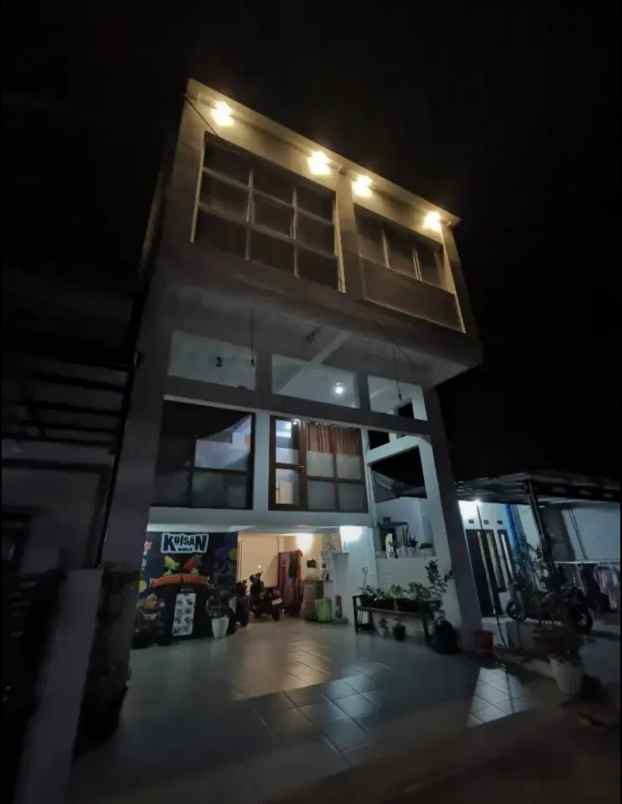 dijual rumah cihanjuang rahayu