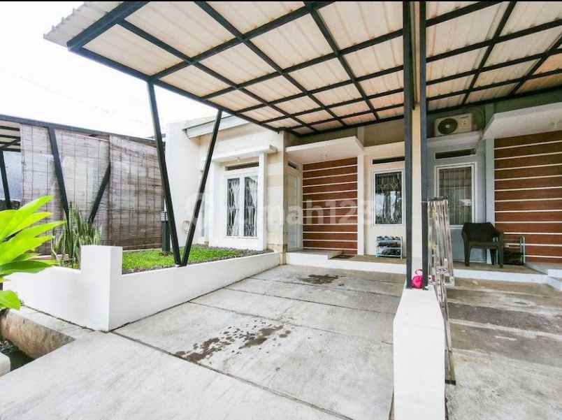 dijual rumah cilebut residence 1 blok