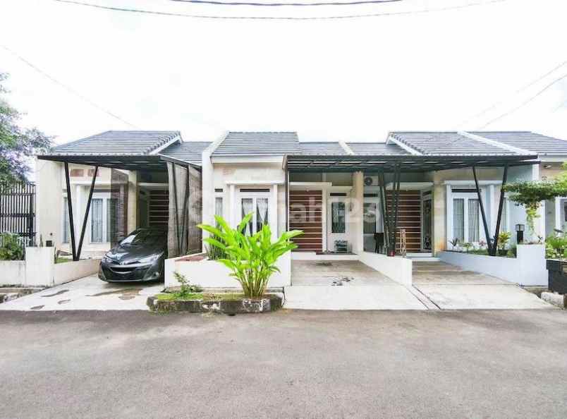 dijual rumah cilebut residence 1 blok