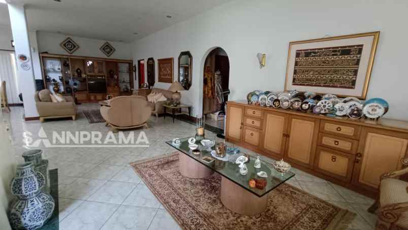 dijual rumah cinere