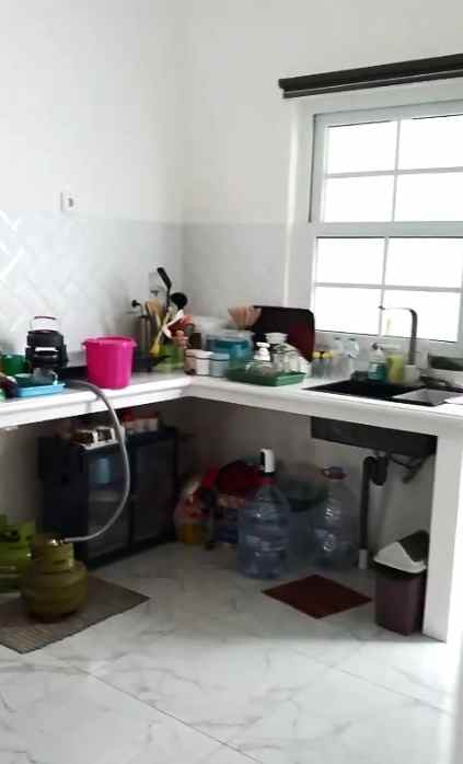 dijual rumah cinere depok