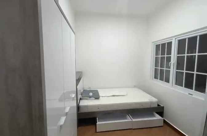 dijual rumah cinere depok