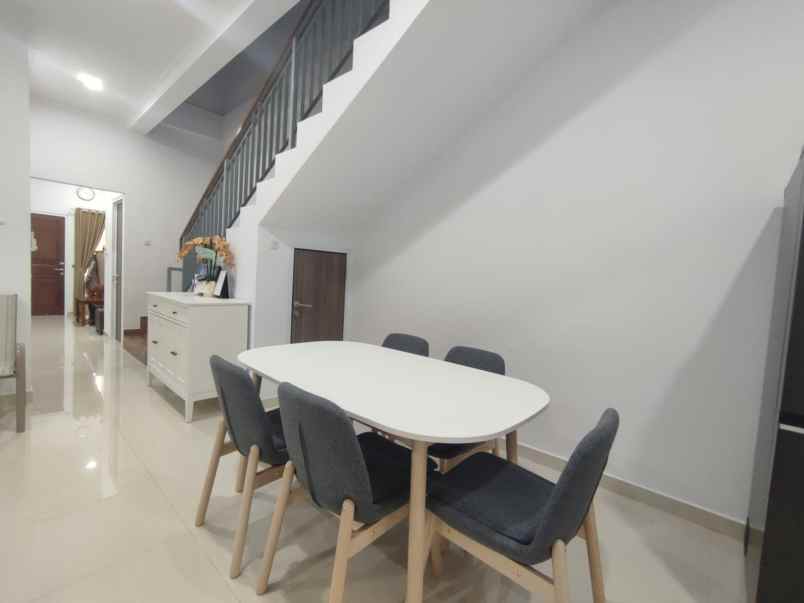 dijual rumah cinere estate blok a