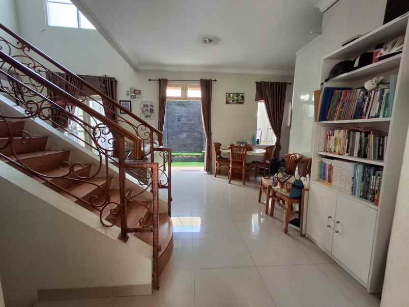 dijual rumah citra gran