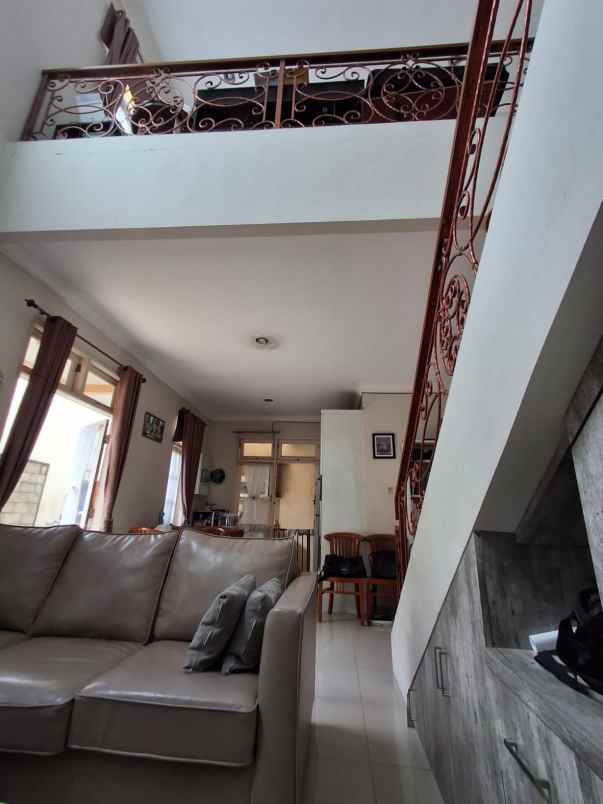 dijual rumah citra gran