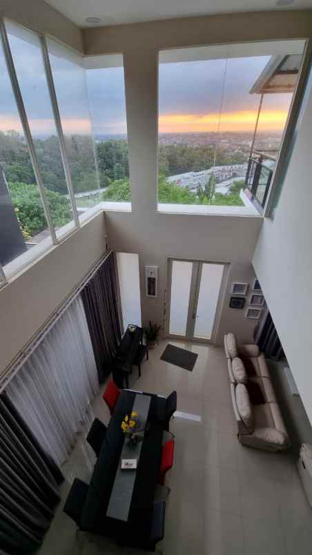 dijual rumah citra grand