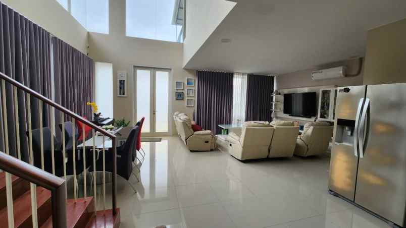 dijual rumah citra grand
