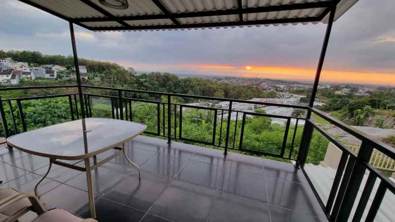 dijual rumah citra grand