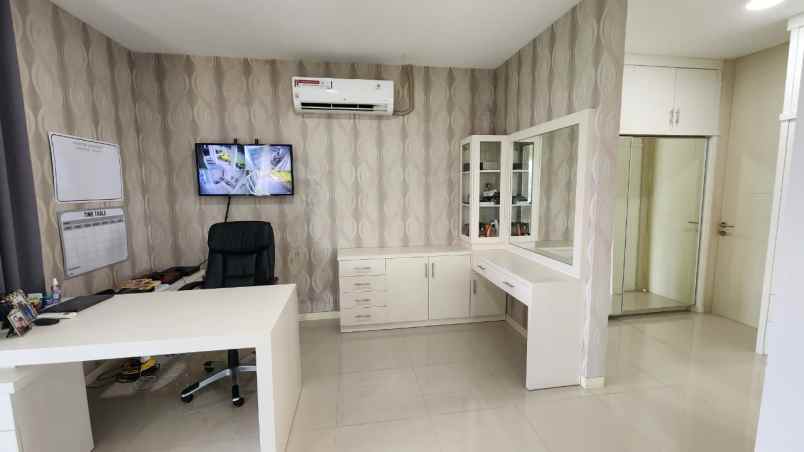 dijual rumah citra grand
