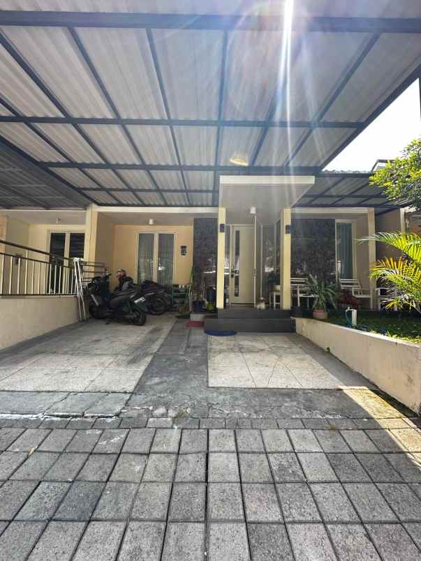 dijual rumah citraland