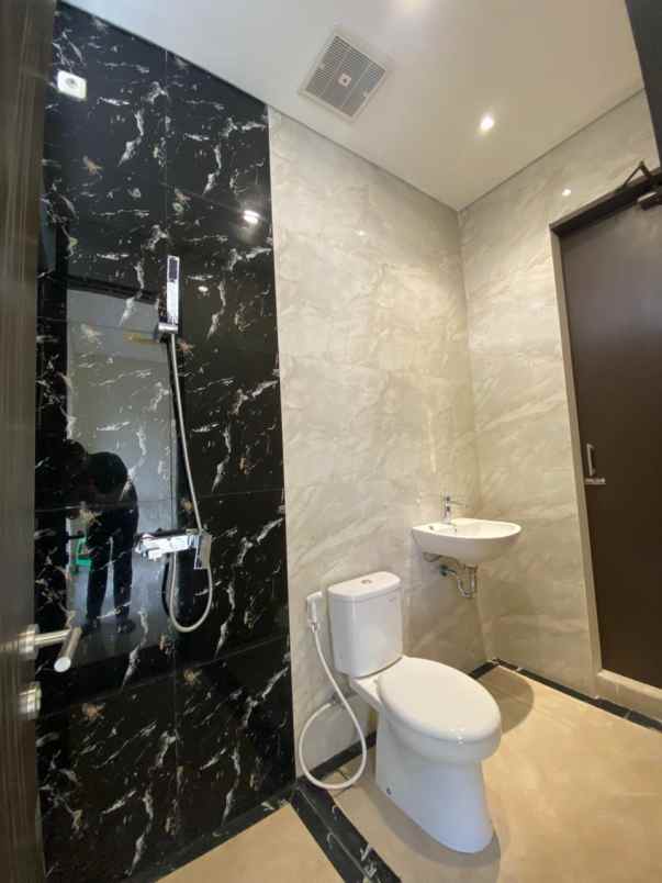 dijual rumah citraland sambikerep