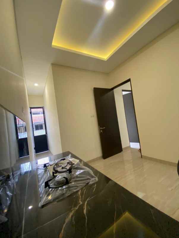 dijual rumah citraland sambikerep