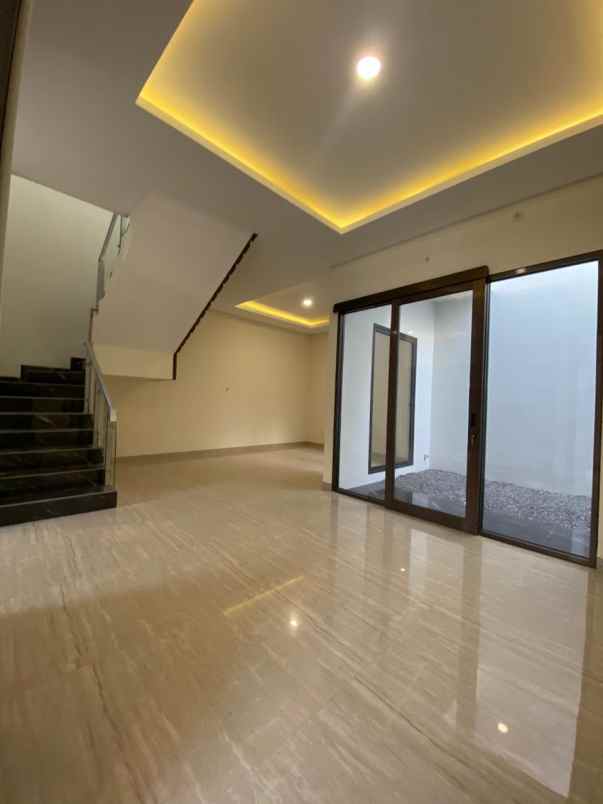 dijual rumah citraland sambikerep