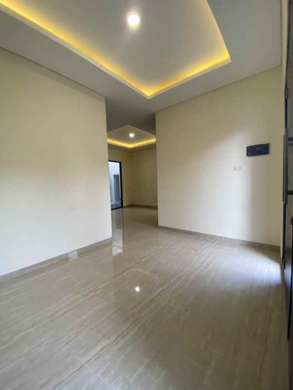 dijual rumah citraland sambikerep