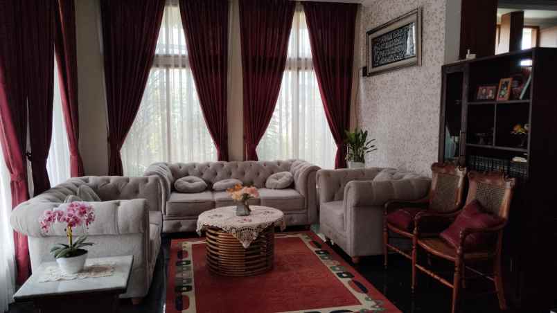 dijual rumah ciumbuleuit