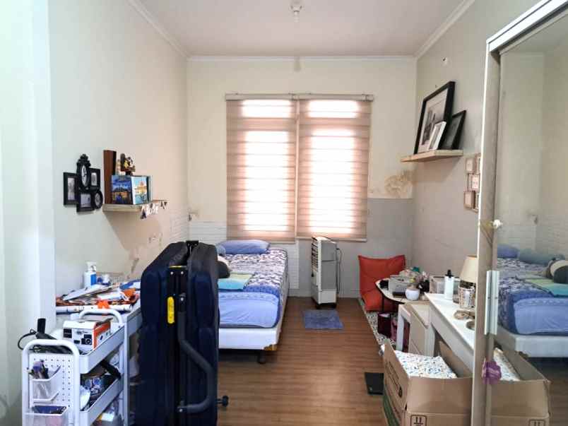 dijual rumah cluster aralia harapan