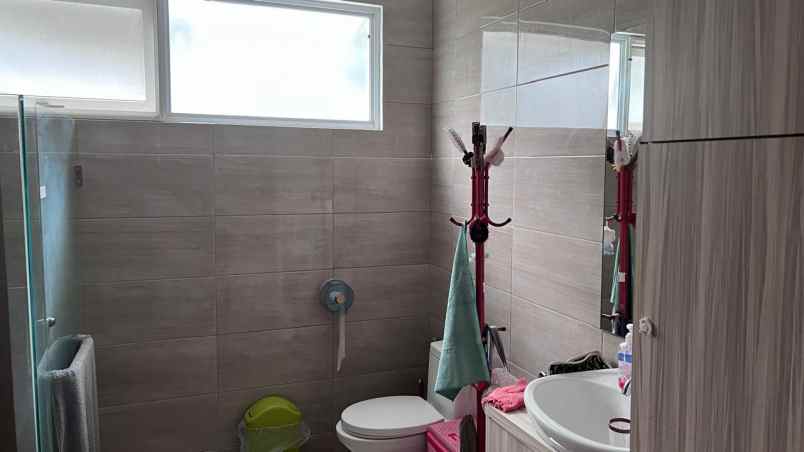 dijual rumah cluster dbanyan jgc