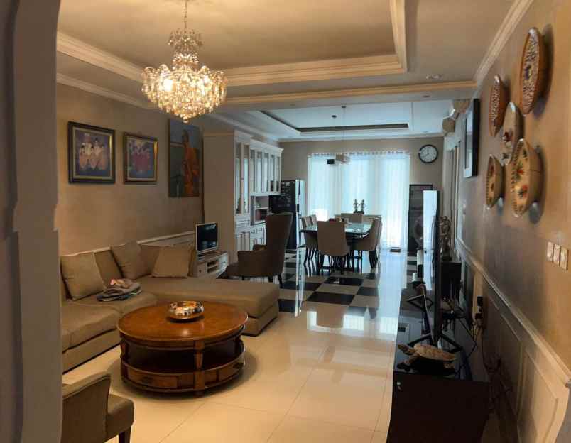 dijual rumah cluster dbanyan jgc