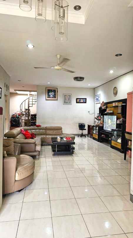 dijual rumah cluster taman sari