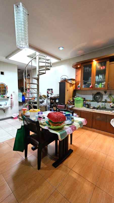 dijual rumah cluster taman sari