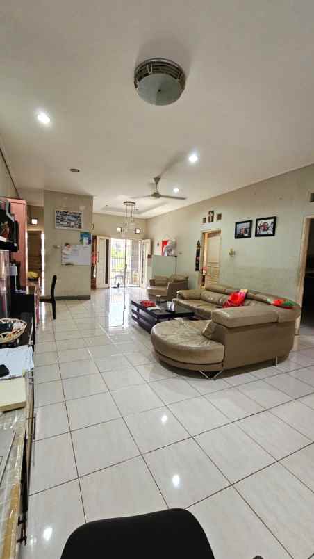 dijual rumah cluster taman sari
