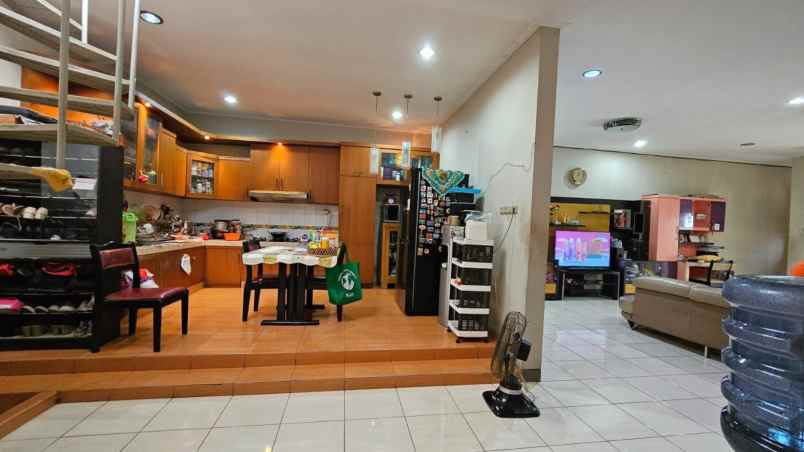 dijual rumah cluster taman sari