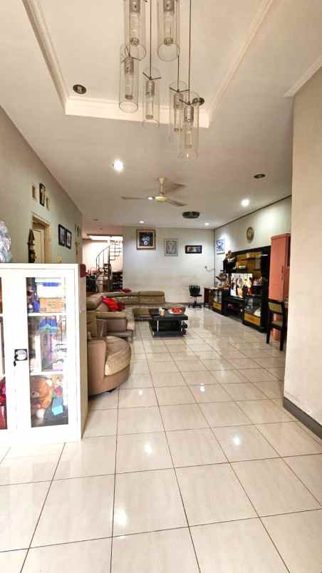 dijual rumah cluster taman sari