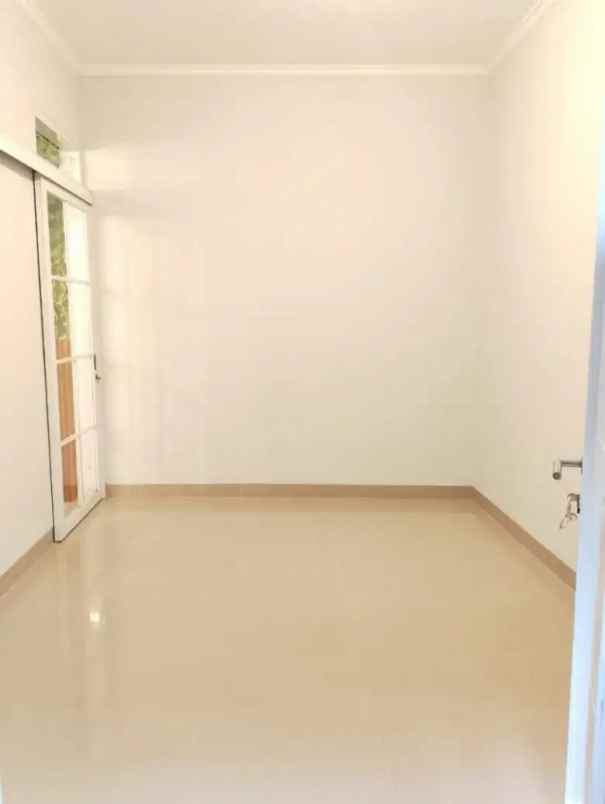 dijual rumah cluster umara residence