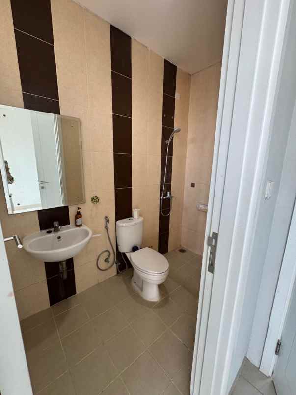 dijual rumah cluster yarra jakarta