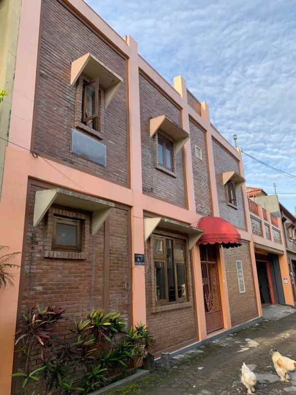 dijual rumah condongcatur