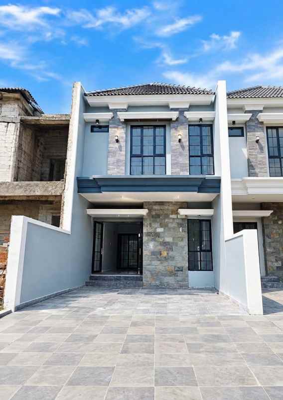 dijual rumah darmo baru barat