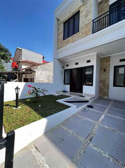 dijual rumah dekat griya antapani