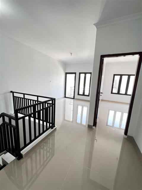 dijual rumah dekat griya antapani