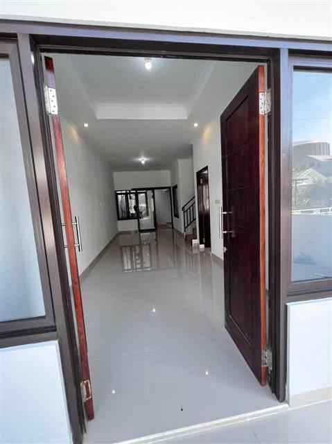 dijual rumah dekat griya antapani