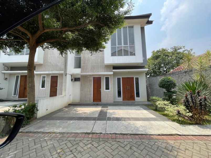 dijual rumah dekat lrt harjamukti