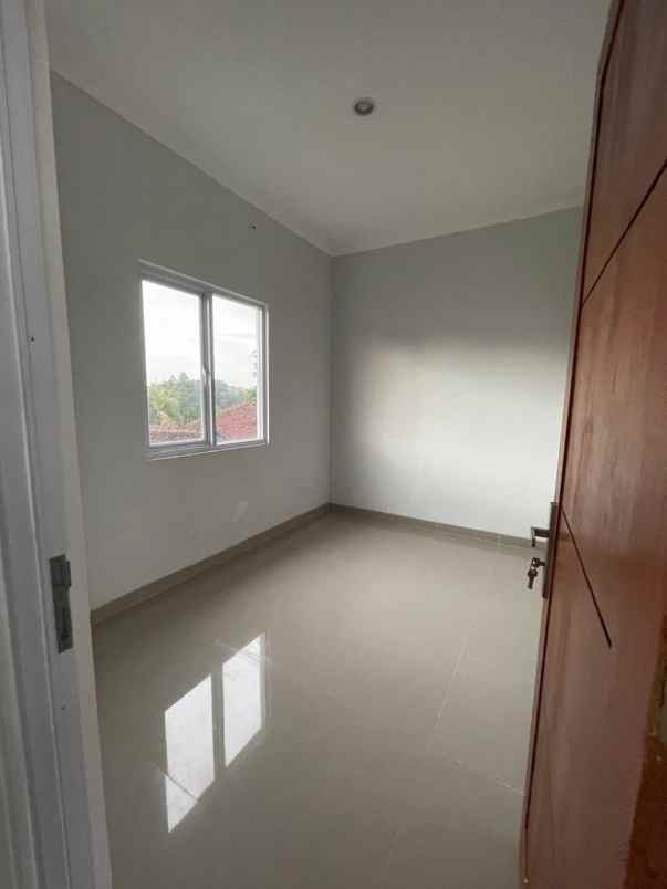 dijual rumah dekat lrt harjamukti