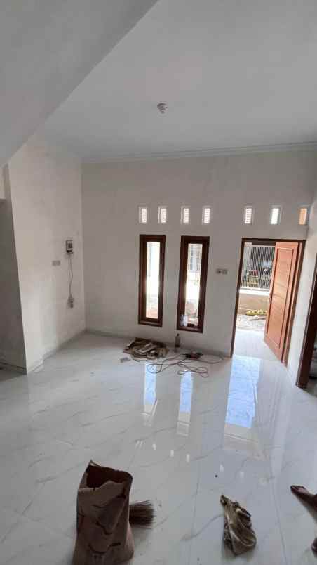 dijual rumah dekat umy