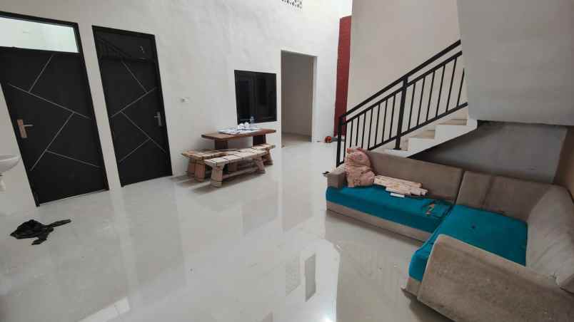 dijual rumah deltasari baru waru