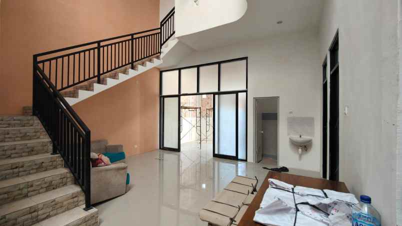 dijual rumah deltasari baru waru