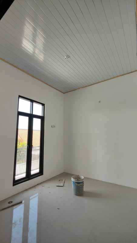 dijual rumah deltasari baru waru