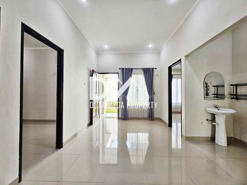 dijual rumah dengan halaman di graha raya bintaro