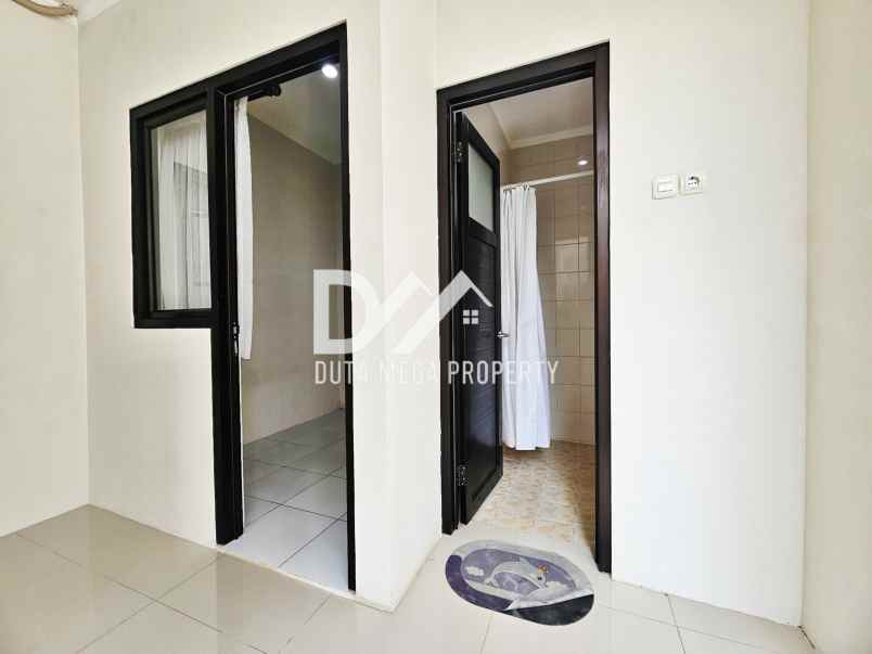 dijual rumah dengan halaman di graha raya bintaro