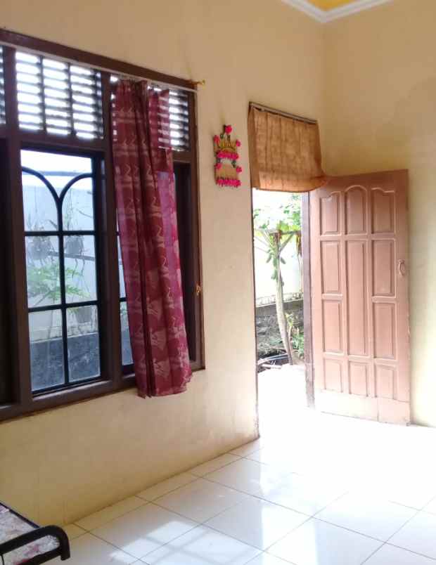 dijual rumah di gg ampera 4 blok desa 1