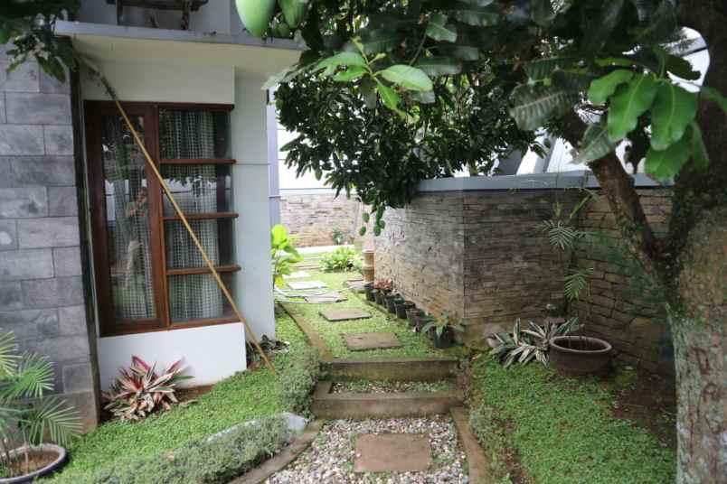 dijual rumah di komplek dago asri bandung jawa barat