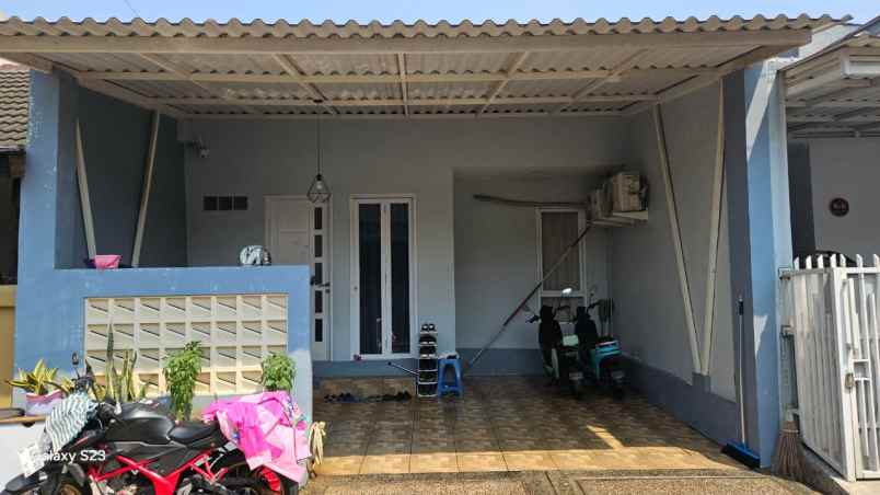 dijual rumah di komplek deppen harjamukti depok