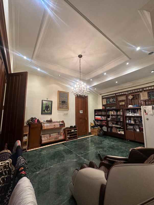 dijual rumah di menteng jakarta pusat