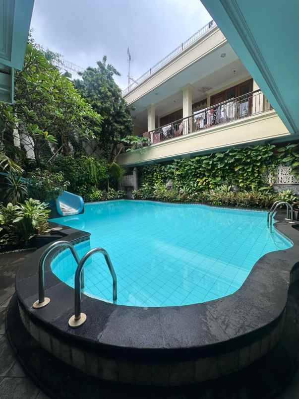 dijual rumah di menteng jakarta pusat