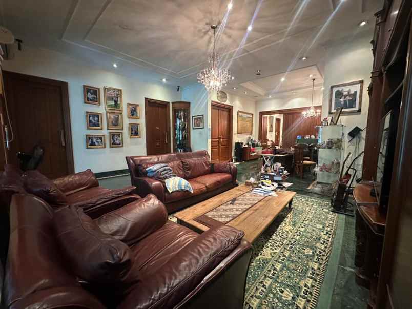 dijual rumah di menteng jakarta pusat